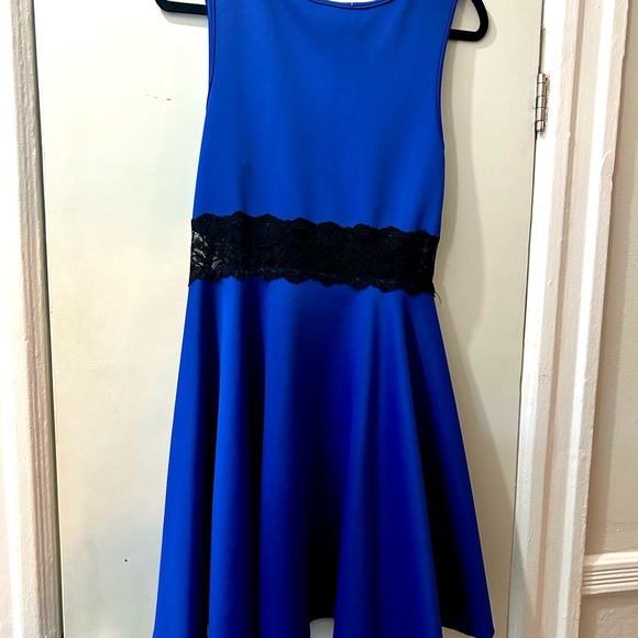 Cobalt blue dress with lace paneling - Picture 2 of 4